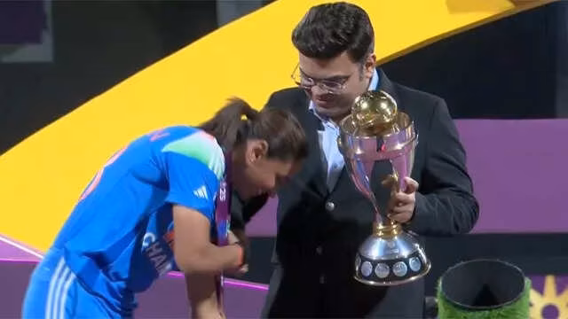 Bhangra takes over! Harmanpreet steals show before collecting trophy from Jay Shah - Watch