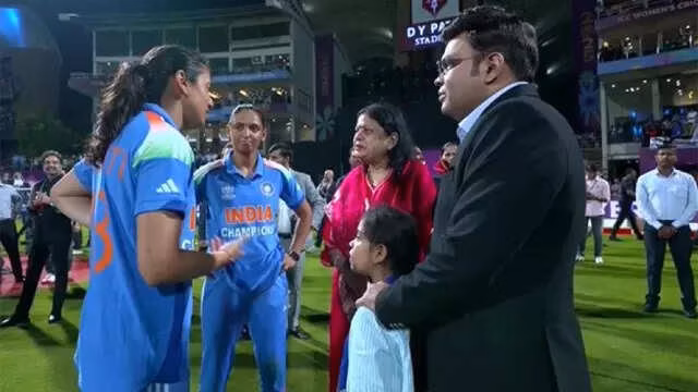 Jay Shah's mother and daughter spend time with Harmanpreet Kaur and Smriti Mandhana