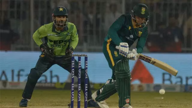 2nd ODI: SA thrash Pak to level series 1-1; de Kock smashes 123* in dominant chase