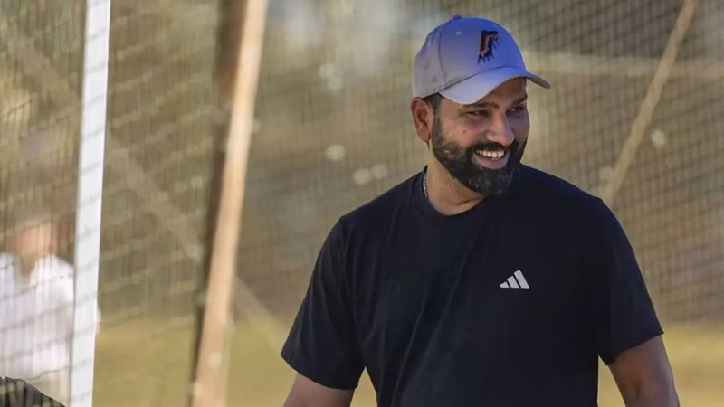 Rohit Sharma turns DJ! Plays 'aaj mere yaar ki shaadi hai' for wedding couple