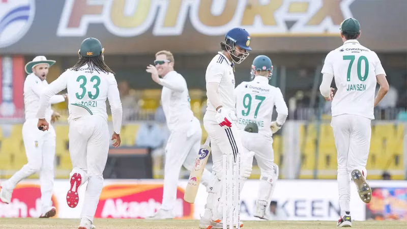 IND vs SA LIVE: India battle to avoid 0-2 whitewash on final day