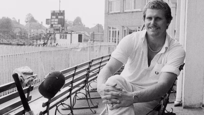 Former England batter Robin Smith dies aged 62