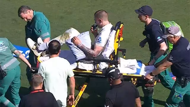 Chaos in Wellington! NZ pacer rushed to hospital after nasty injury