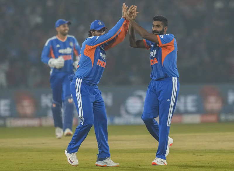 India opt to bowl first in 3rd T20I, Bumrah and Axar miss out
