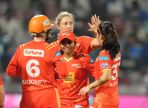 Sophie Devine stars as Gujarat Giants crush UP Warriorz by 45 runs